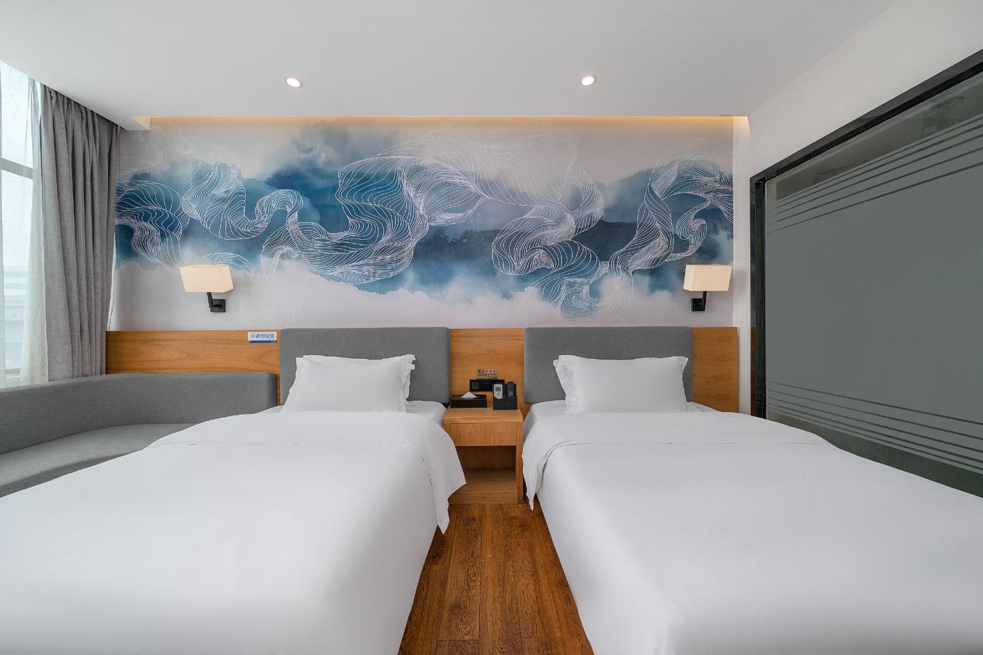 Felice Hotel-Guangzhou Baiyun International Airport Renhe Metro Station Branch Exterior photo