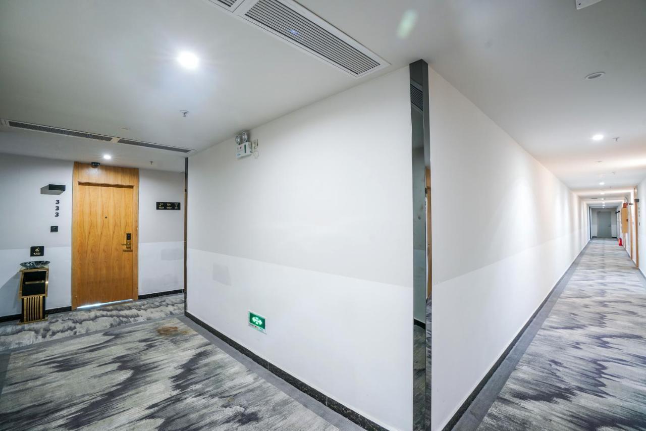 Felice Hotel-Guangzhou Baiyun International Airport Renhe Metro Station Branch Exterior photo