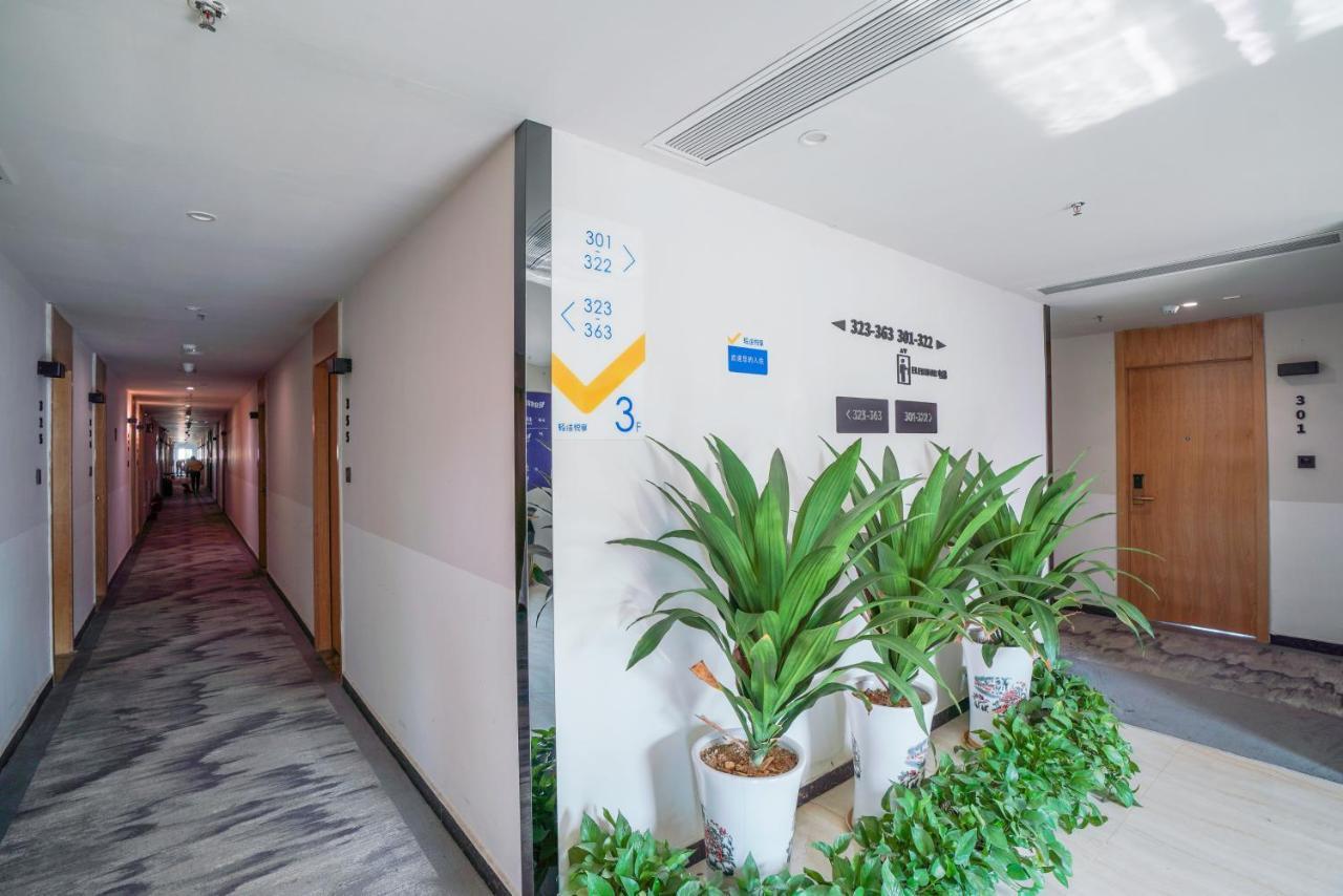 Felice Hotel-Guangzhou Baiyun International Airport Renhe Metro Station Branch Exterior photo
